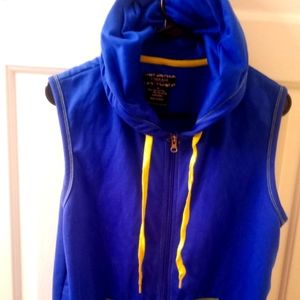 Sleeveless hoodie